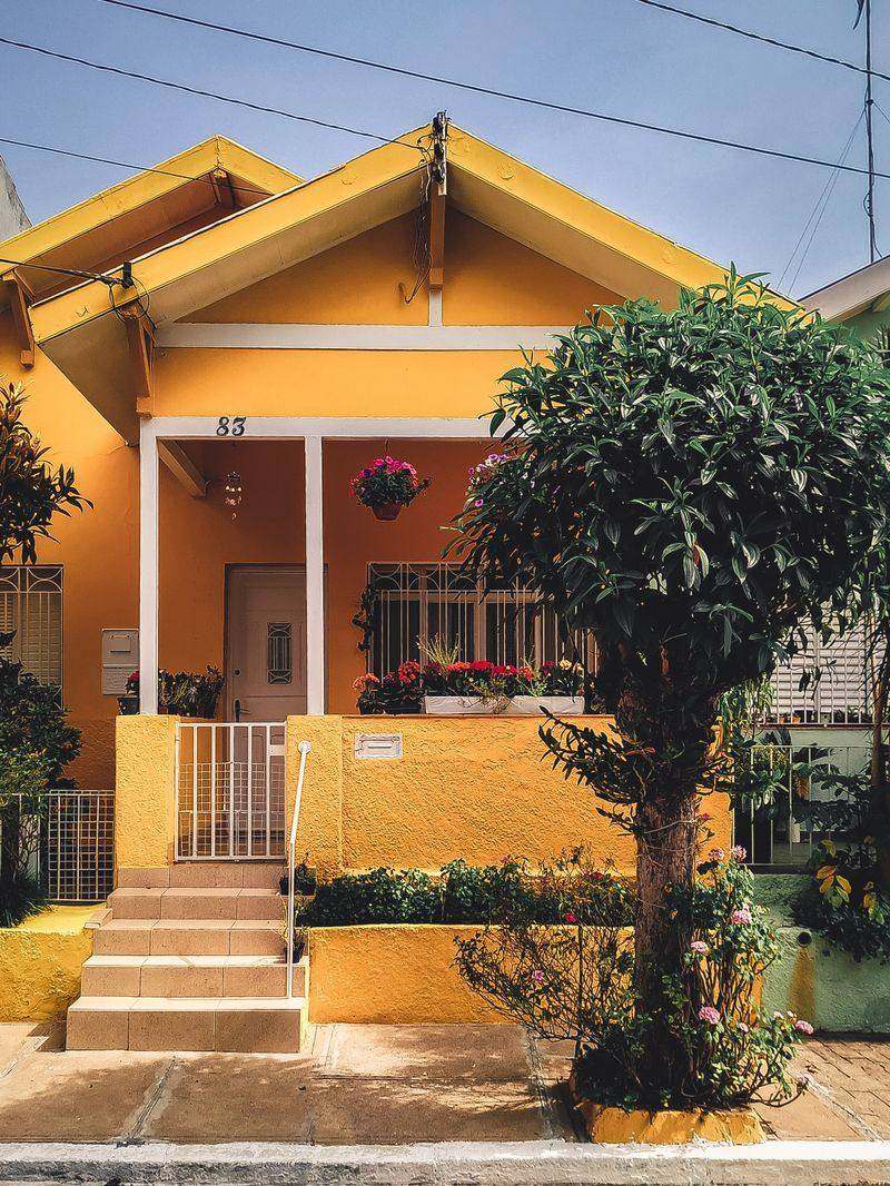 5 Marla hot location 5 beds 2 kitchens for rent Jubilee Town