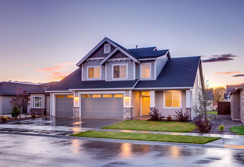 Block F house 5 Marla 5 beds central AC for rent Jubilee Town