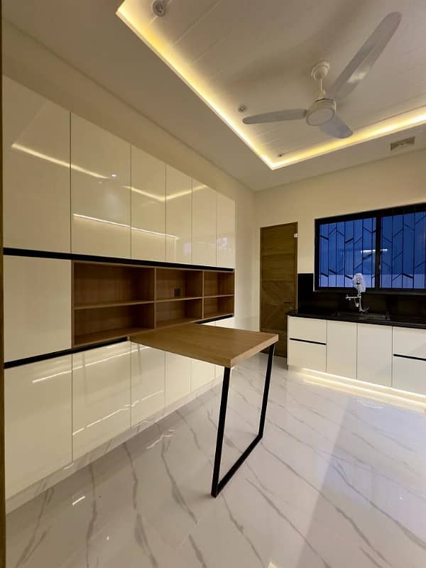 7 Marla house 2 beds for rent Jubilee Town prime location