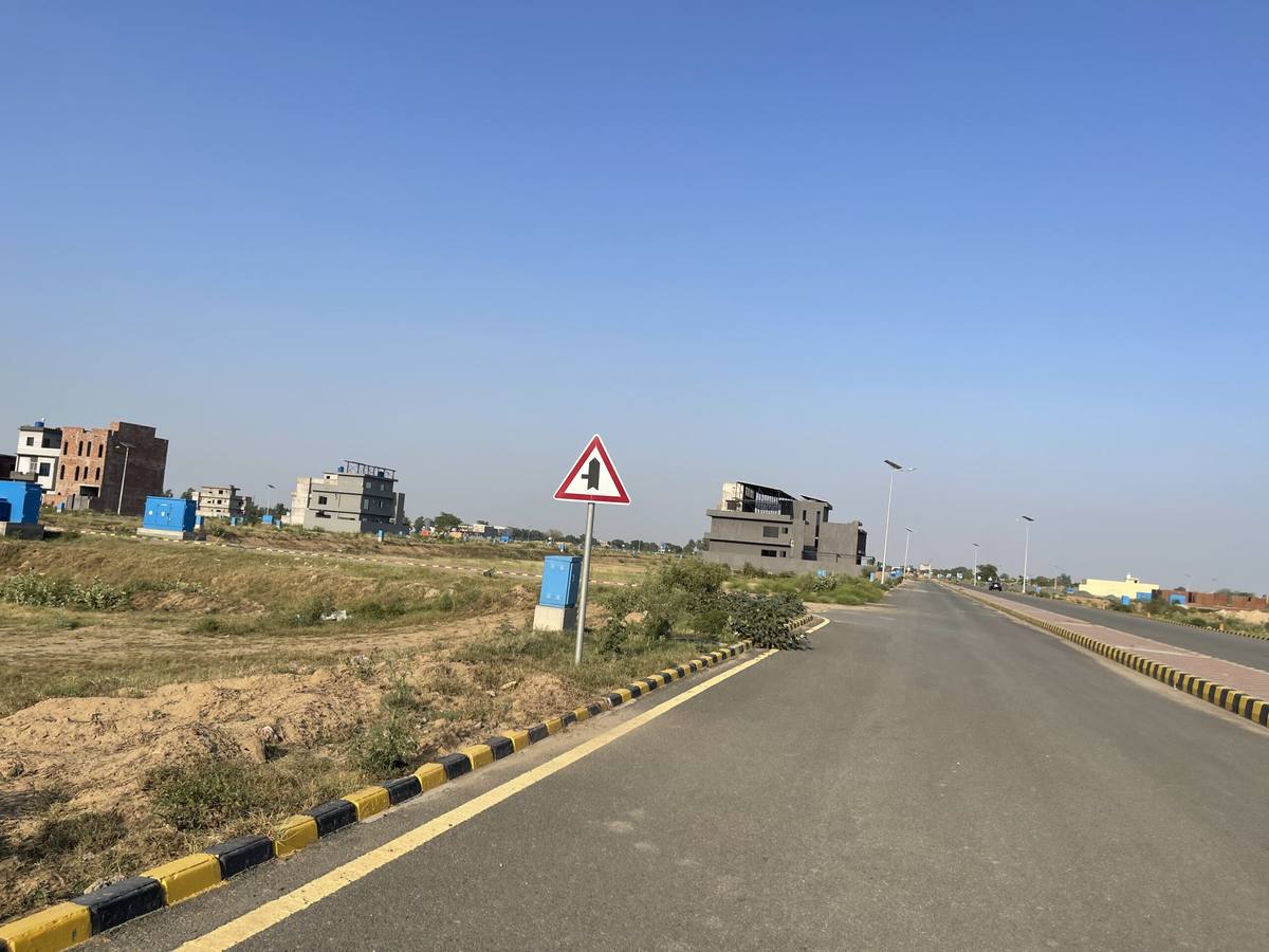 Block C 2 Kanal 2 Kanal spacious residential plot excellent location Jubilee Town — vacant spacious plot