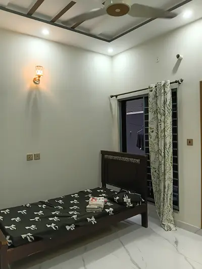 20 Marla commercial near main boulevard — 1 Kanal